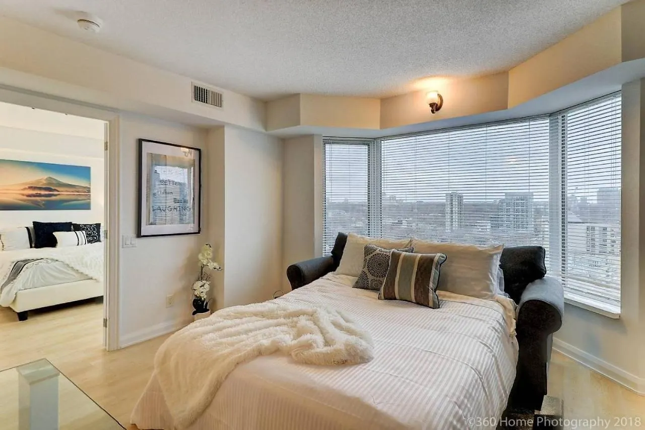 Presidential Yorkville Suite By Instant Suites Toronto Holiday home