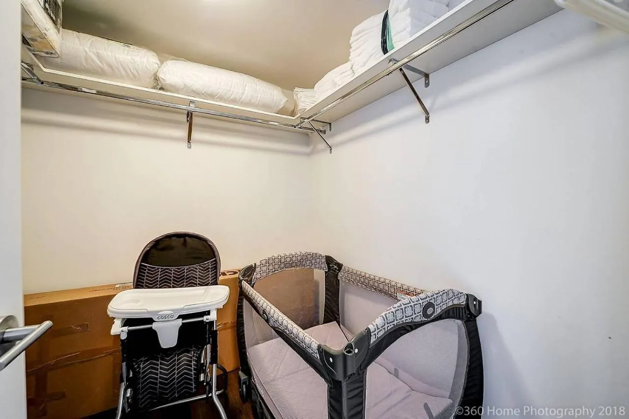 Holiday home Presidential Yorkville Suite By Instant Suites Toronto