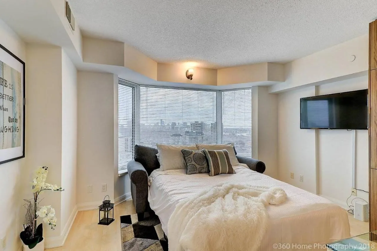 Presidential Yorkville Suite By Instant Suites Toronto 0*,